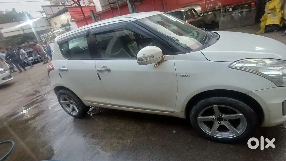 Maruti Suzuki Swift 2017 Diesel 93000 Km Driven