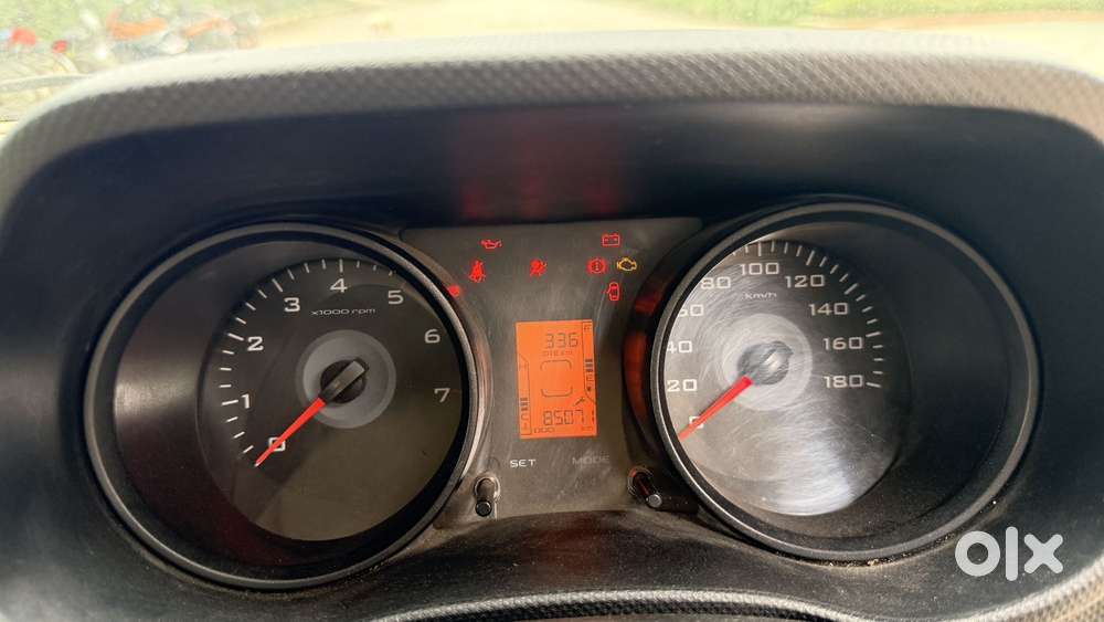 Mahindra Tuv 300 T4 Plus, 2018, Diesel