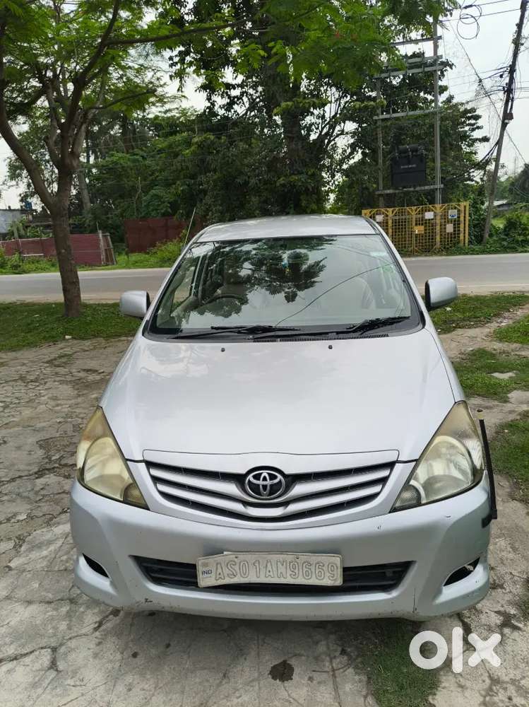 Toyota Innova Car 2010
