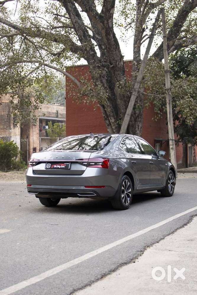 Skoda Superb Laurin And Klement 1.8, 2023, Petrol