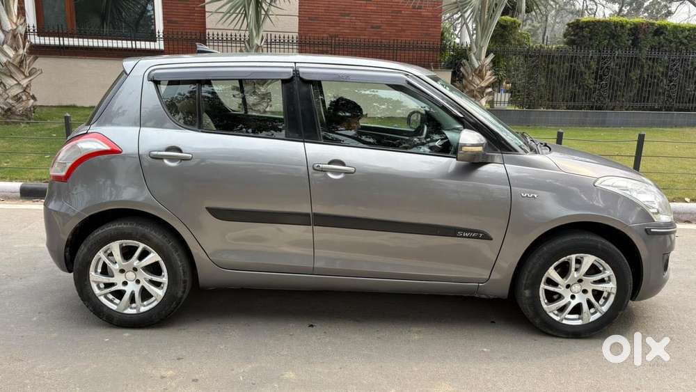 Maruti Suzuki Swift Vvt Zxi, 2013, Petrol