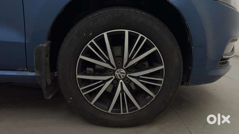 Volkswagen Polo Petrol Highline 1.2l, 2016, Petrol