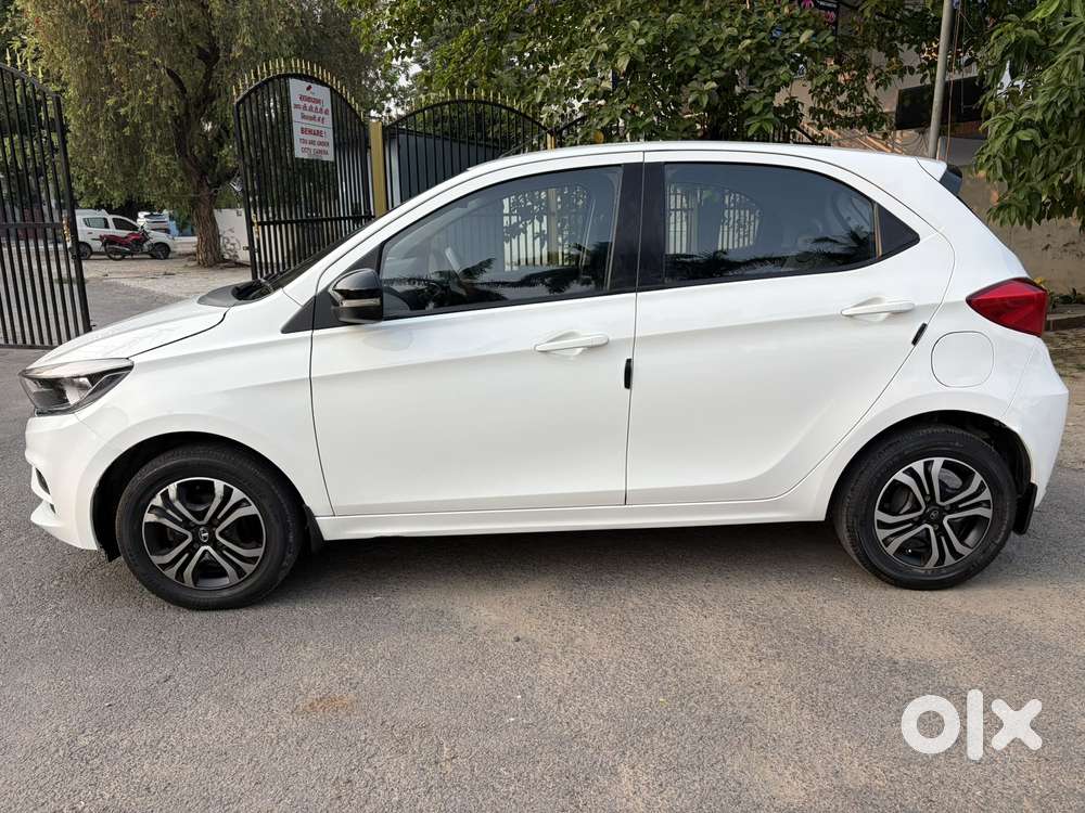 Tata Tiago 1.2 Revotron Xt (o), 2023, Petrol