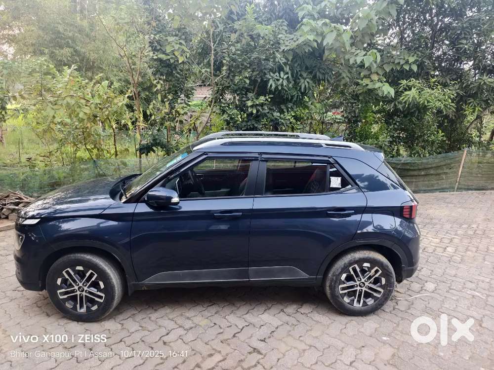 Hyundai New Venue Sx 2023 Petrol 21000 Km Driven