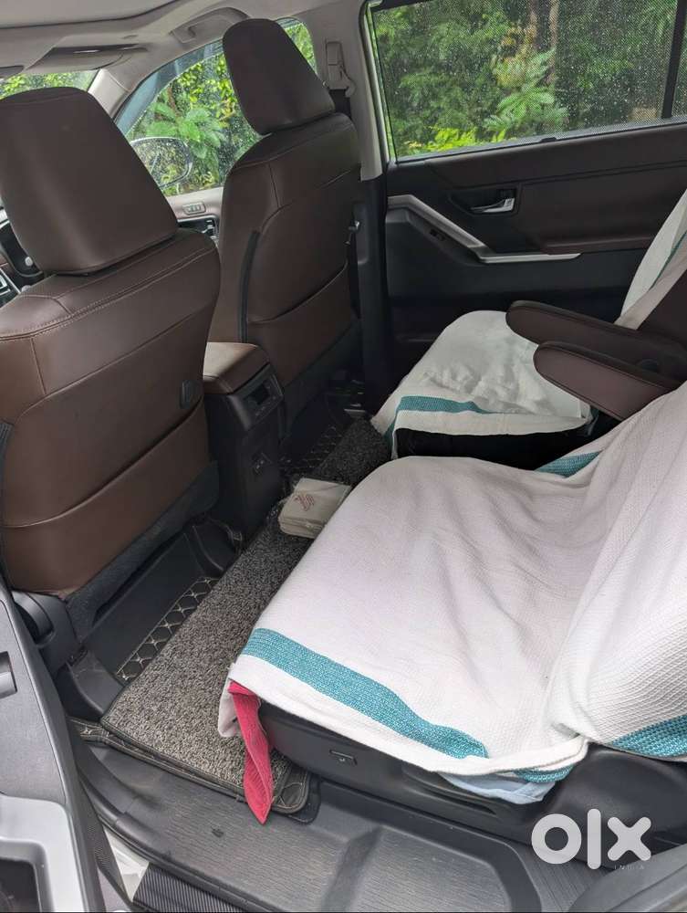 Toyota Hycross Full Option