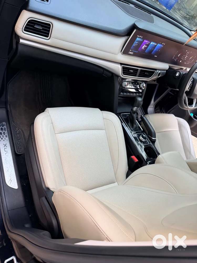 Mahindra Xuv700 2.2 Ax 7 Diesel At Str, 2023, Diesel