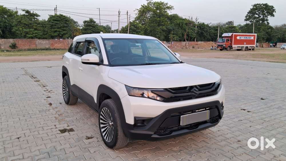 Maruti Suzuki Brezza 1.5 Lxi Smart Hybrid, 2023, Petrol
