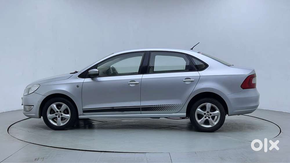 Skoda Rapid 2013-2016 1.6 Mpi Ambition With Alloy Wheel, 2015, Petro..
