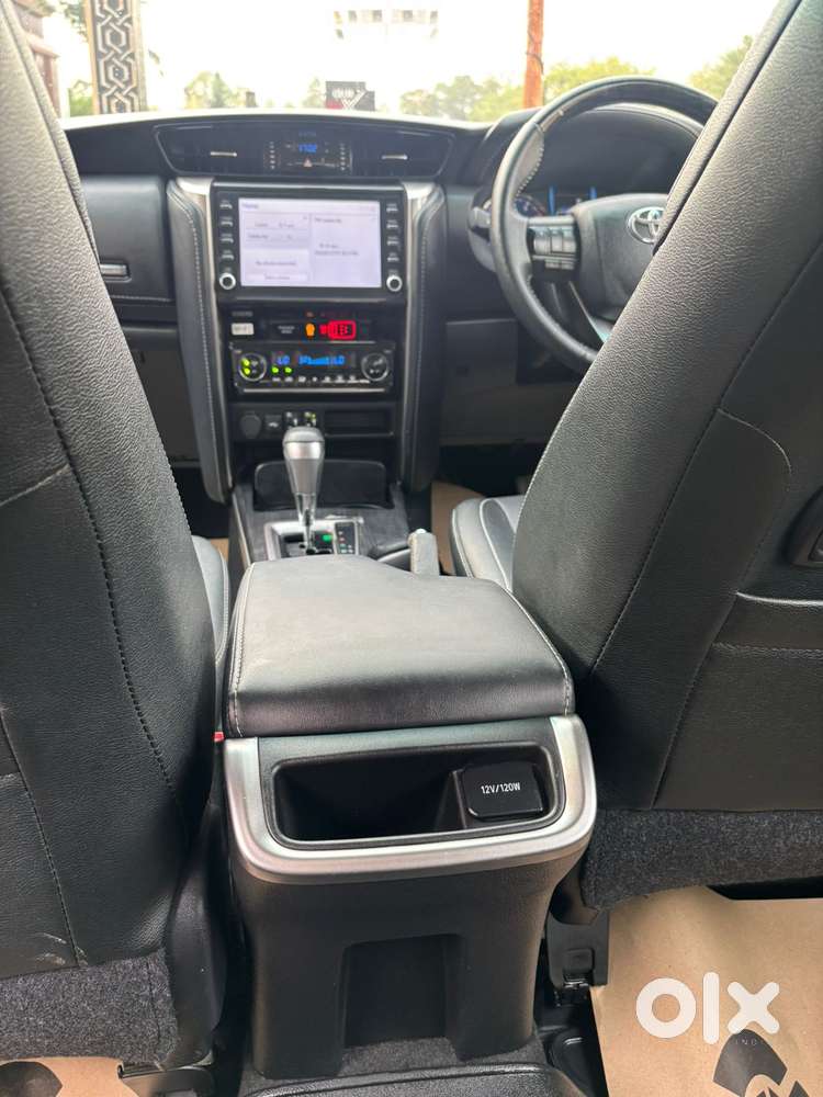 Toyota Fortuner 4x2 At 2.7 Petrol, 2025, Petrol
