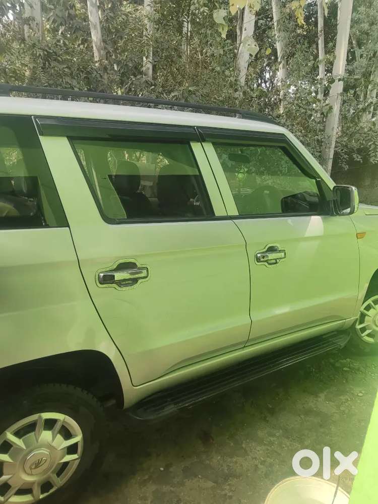 Mhindra Tuv300t6