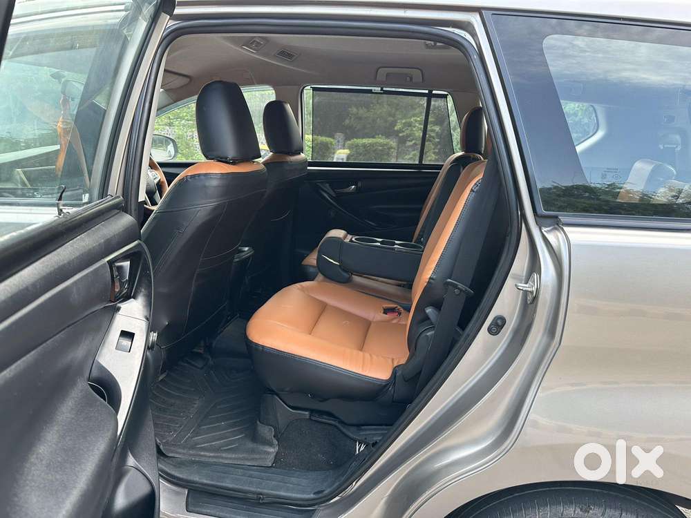 Toyota Innova Crysta