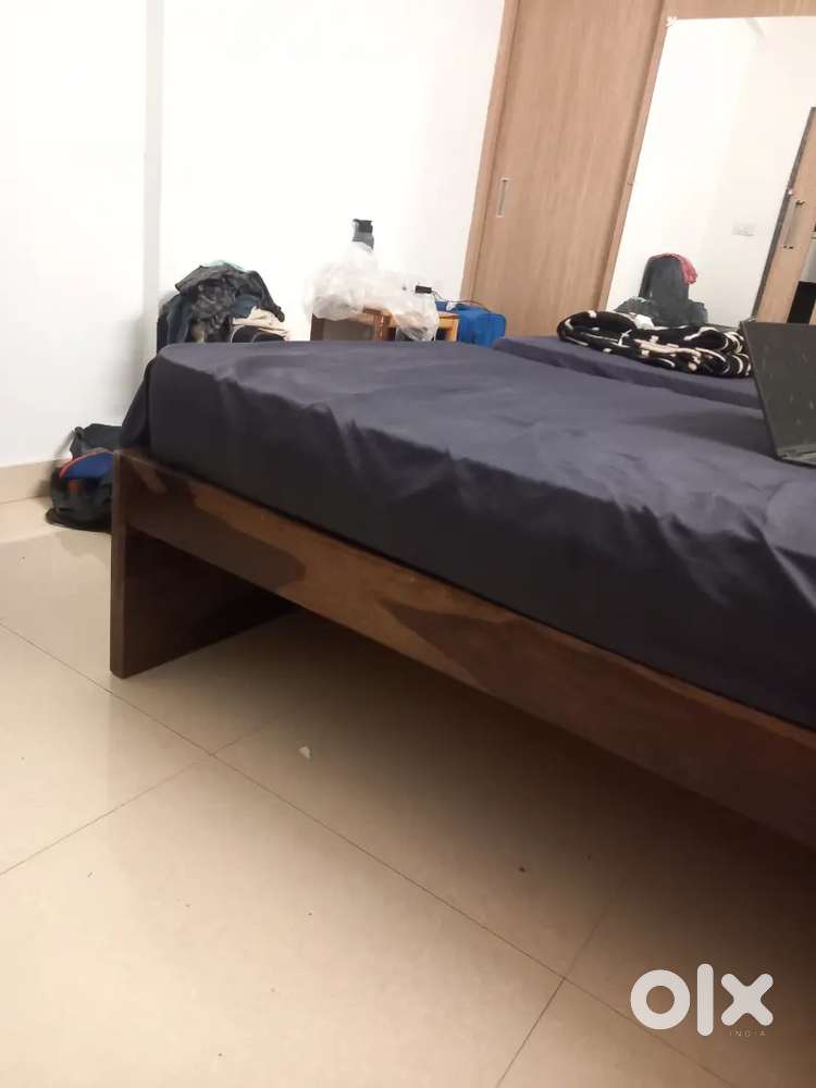 3x6ft teakwood single bed with mattress