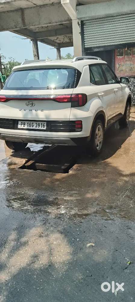 Hyundai New Venue 2022 Petrol 66000 Km Driven