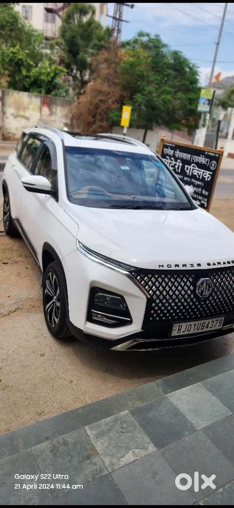 Mg Hector Plus 2023 Petrol 21000 Km Driven