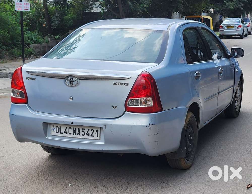 Toyota Etios V, 2011, Petrol
