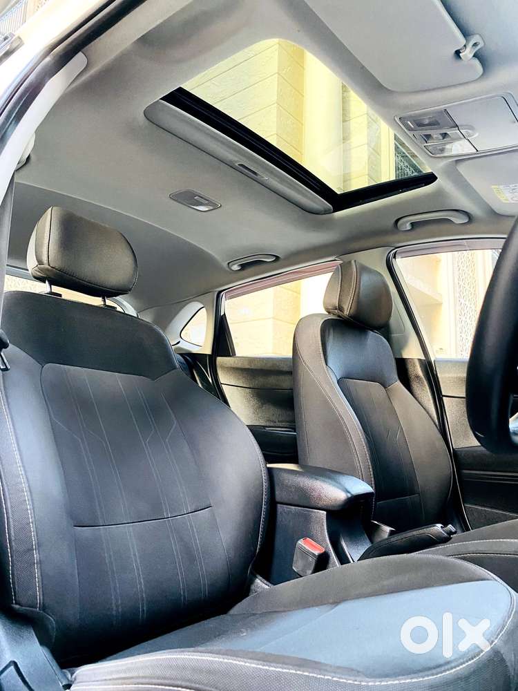 Hyundai I20 Asta (o) 1.2 Mt, 2023, Petrol