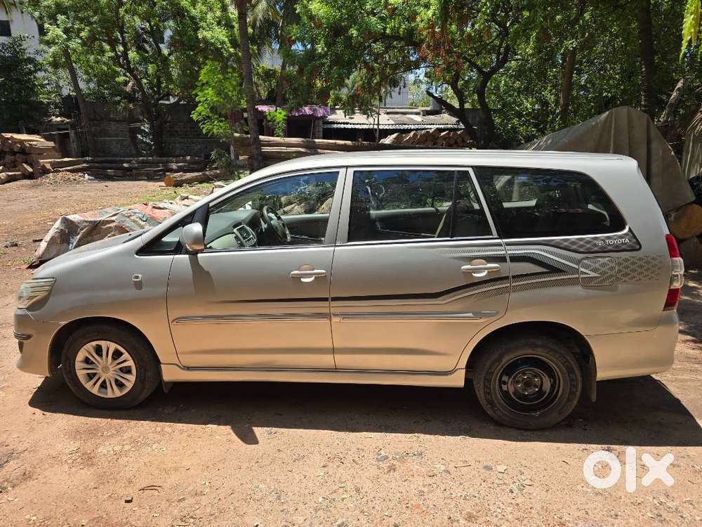 Toyota Innova 2.5 G Diesel 2013  Single Owner  1.28 Lakh Km