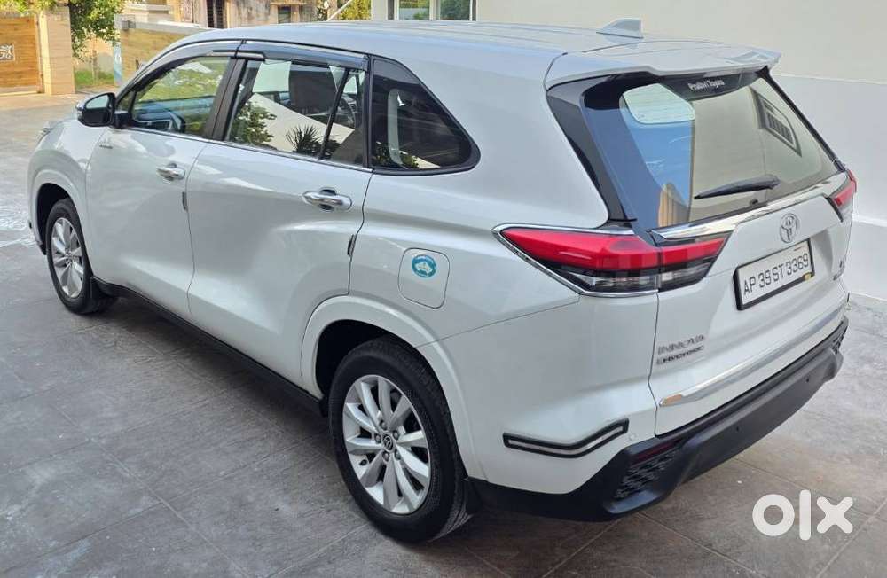 Toyota Innova Hycross 2.0 Vx Hybrid 7 Str, 2023, Cng & Hybrids