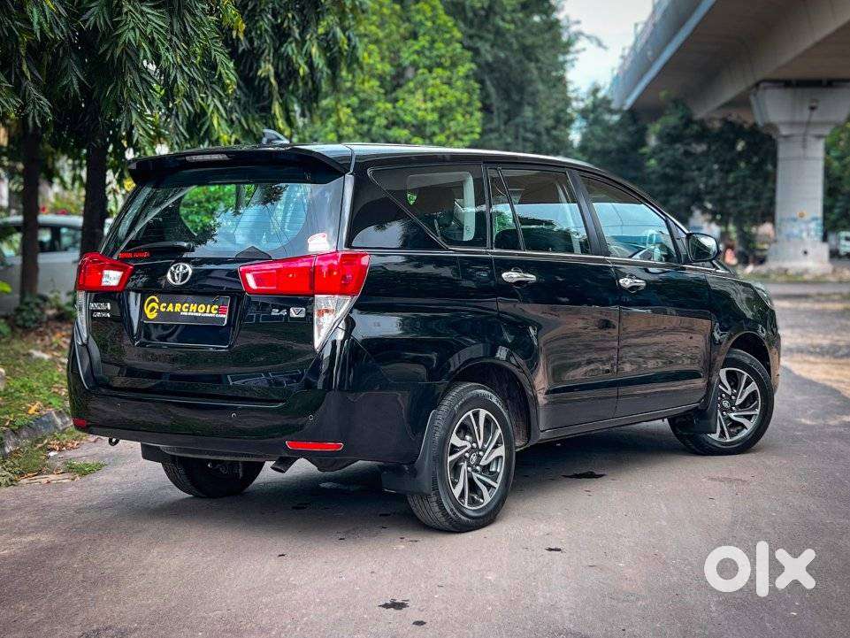 Toyota Innova Crysta 2.4 V 8 Str, 2022, Diesel