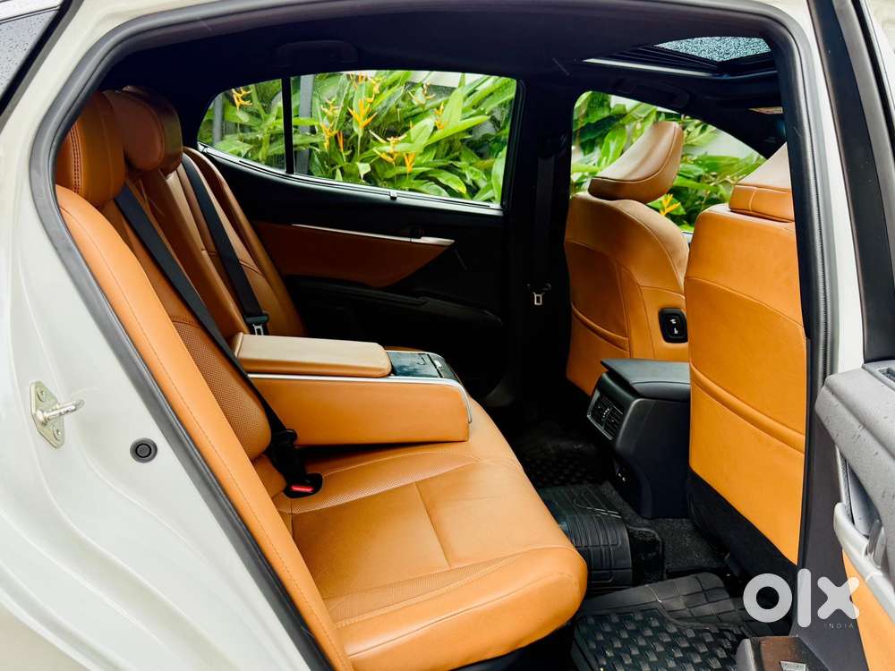 Toyota Camry Hybrid, 2025, Petrol