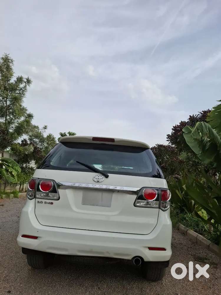 2015 Toyota Fortuner Showroom Track