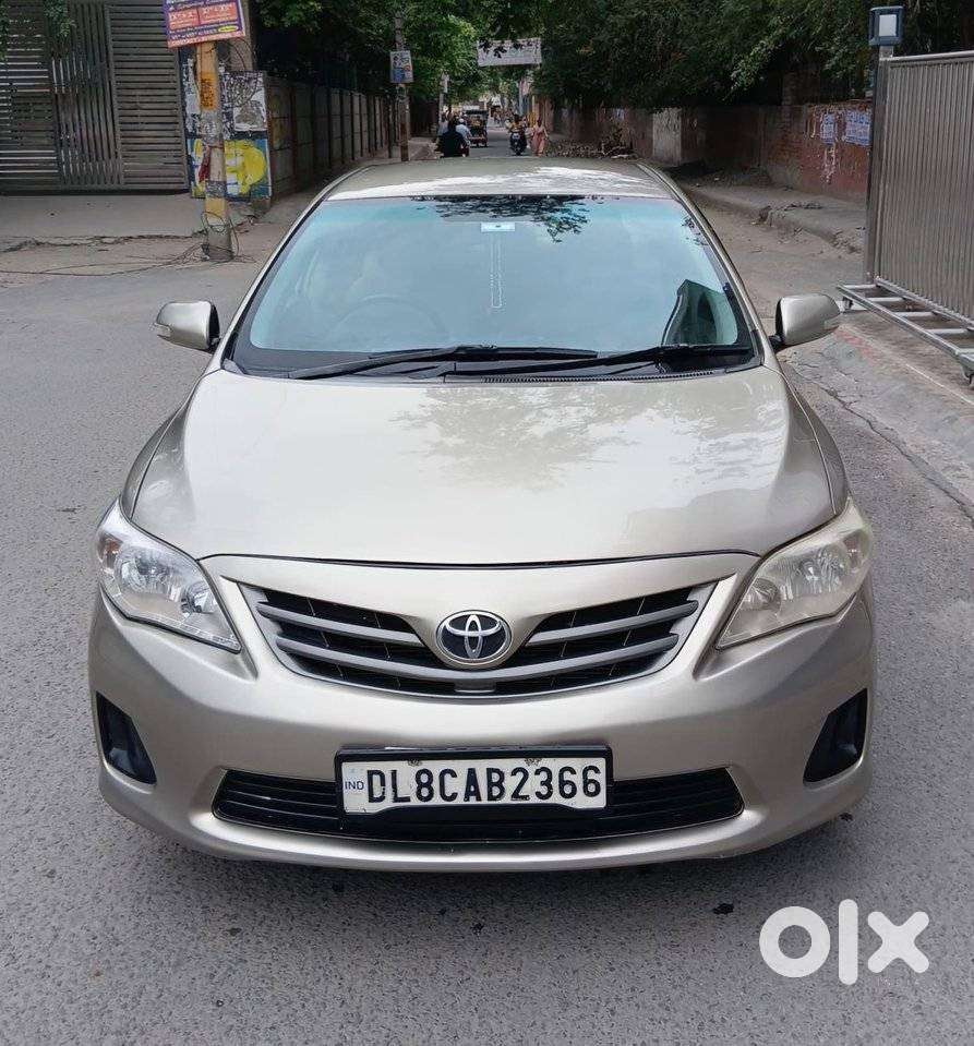 Toyota Corolla Altis 1.8 J, 2013, Petrol