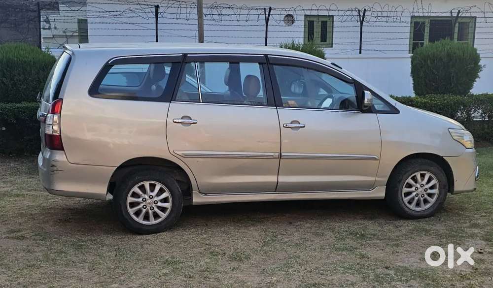 Innova V 7 Seater