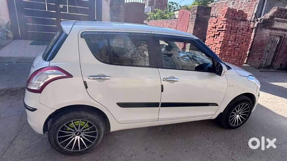 Maruti Suzuki Swift 2015 Diesel 81500 Km Driven