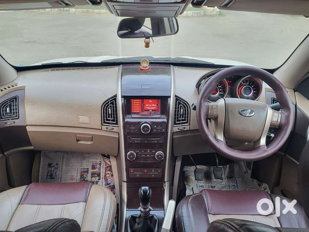 Mahindra Xuv500 W8, 2015