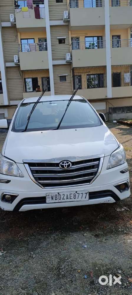 Toyota Innova 2014 Diesel 130000 Km Driven