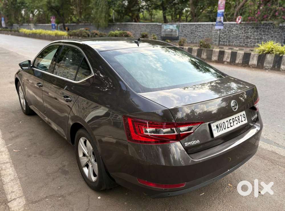 Skoda Superb Style 1.8 Tsi At, 2017, Petrol