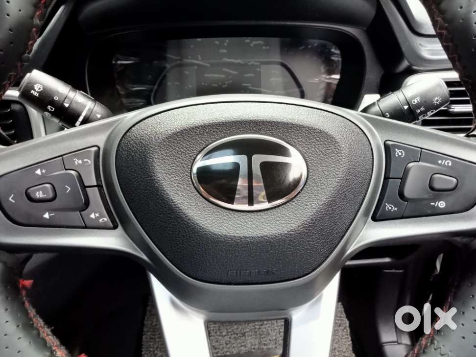 Tata Punch Accomplished Amt Sunroof, 2025, Petrol