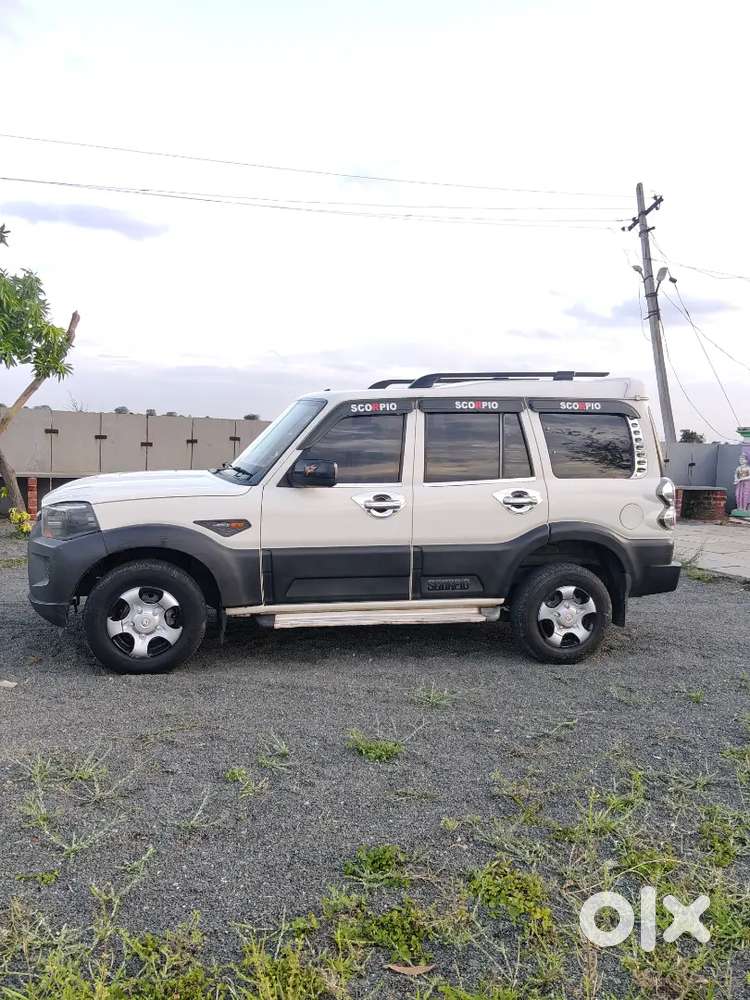 Mahindra Scorpio (9 Seater) S2  Modal 2015
