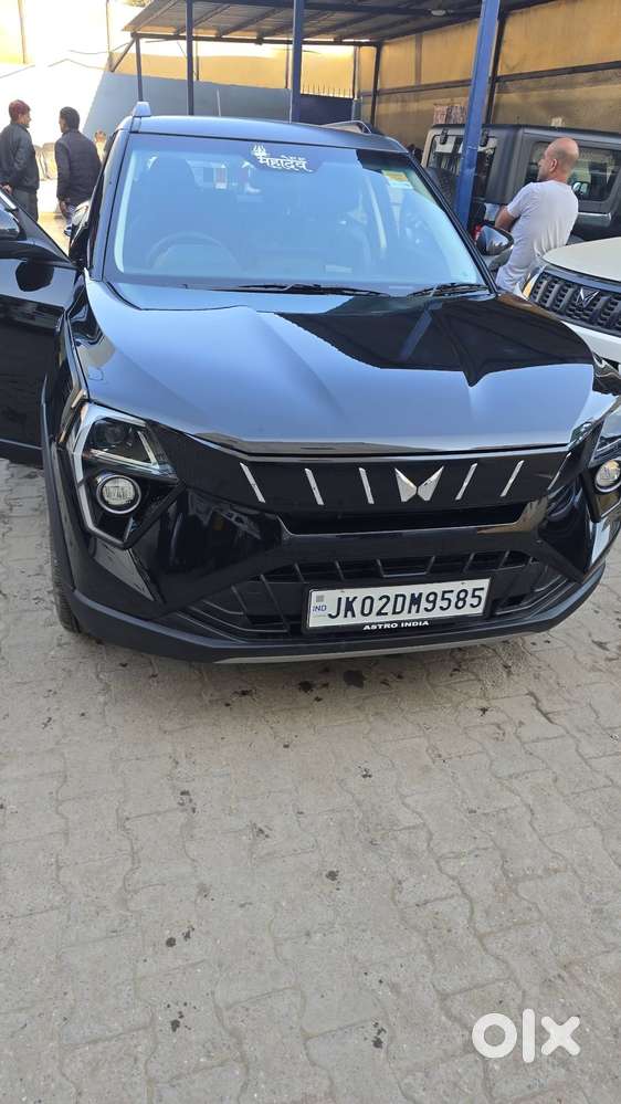 Mahindra Xuv 3xo Ax7 2nd Top Model 2024