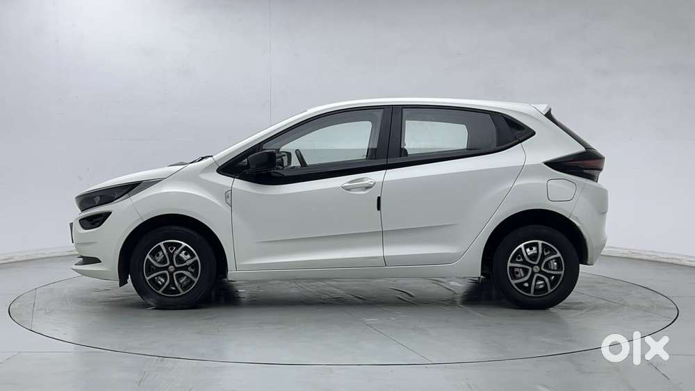 Tata Altroz 1.2 Xe, 2020, Petrol