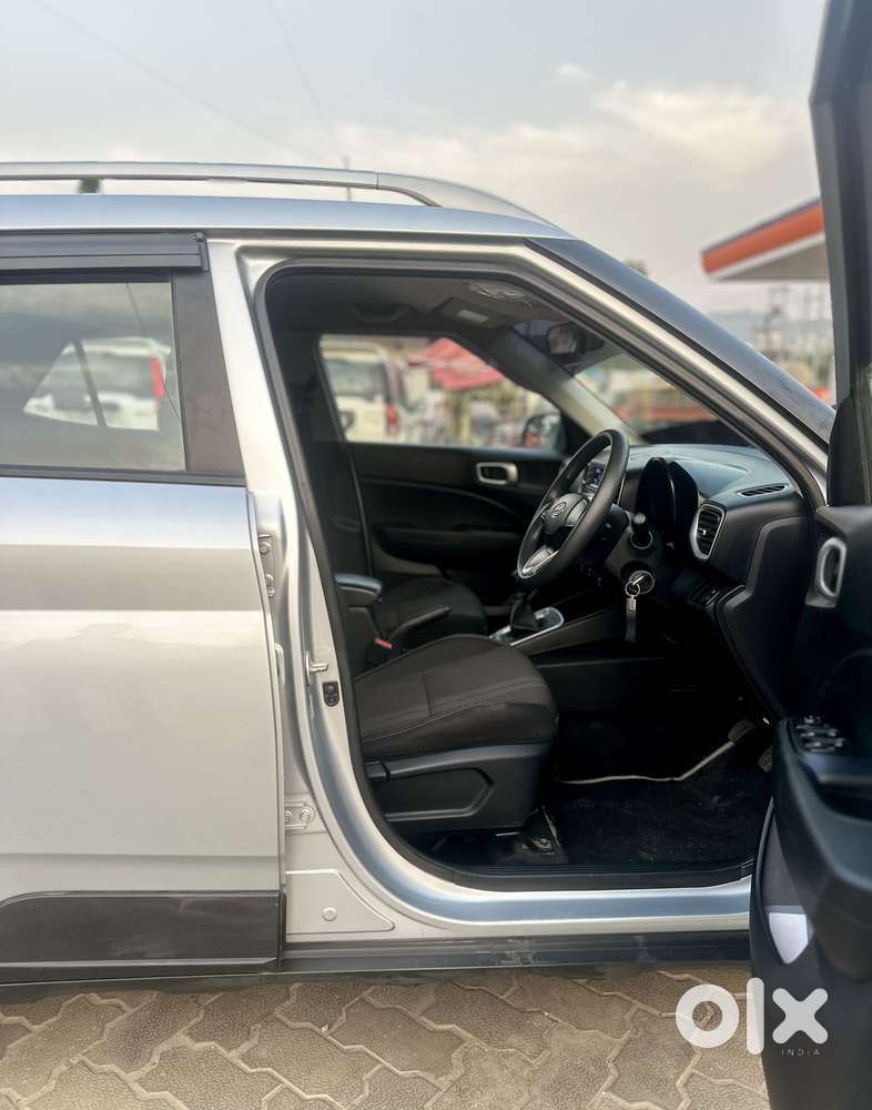 Hyundai Venue S 1.2 Petrol, 2022, Petrol