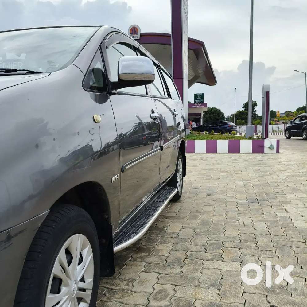 Toyota Innova 2010 Petrol Well Maintained