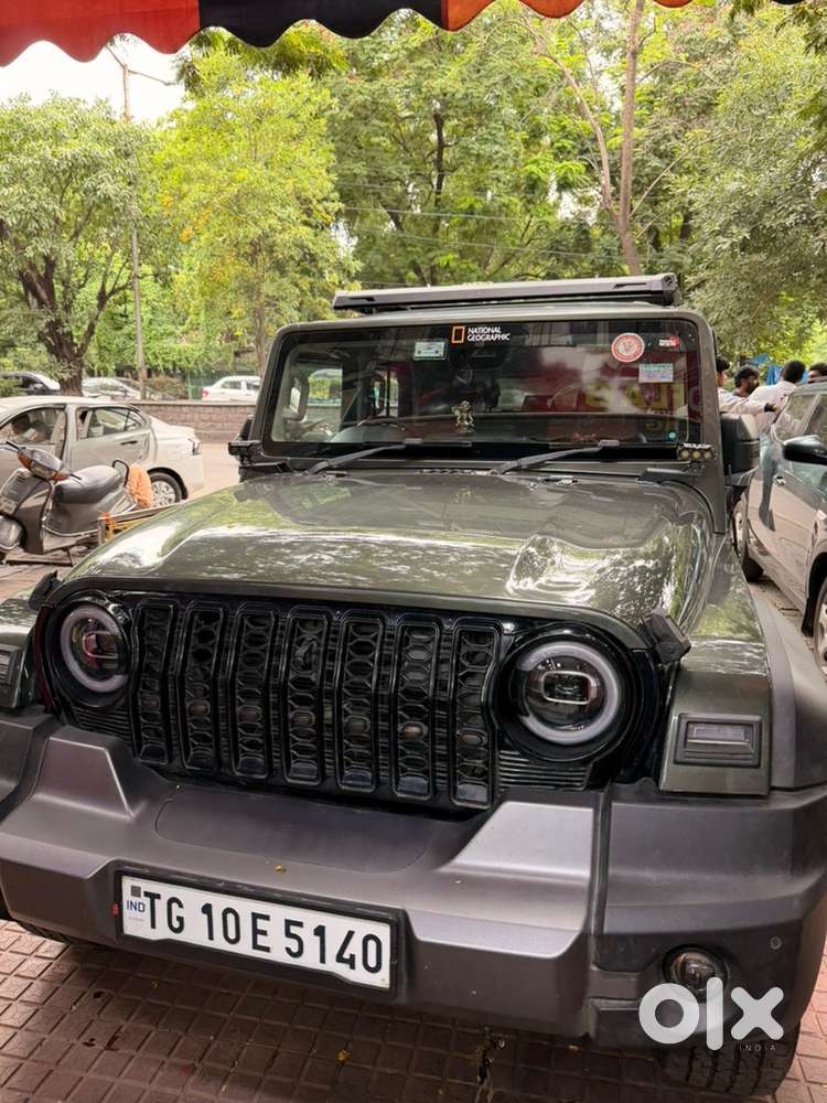 Mahindra Thar Roxx 2025 Diesel Mt 4x4 Ax7l Mocha Brown Interiors