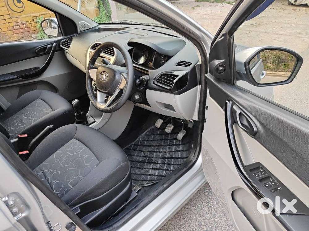 Tata Tiago 1.2 Revotron Xt (o), 2016, Petrol