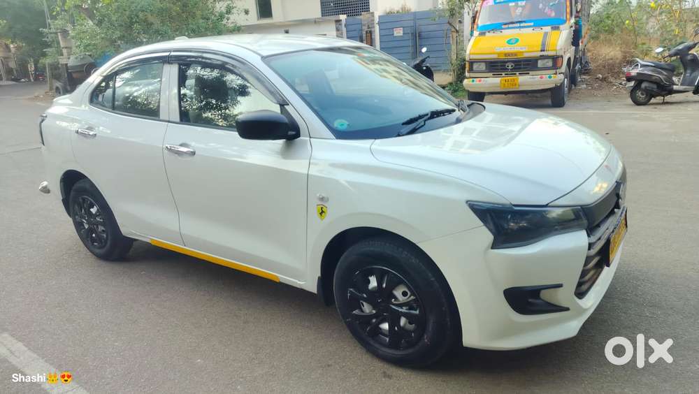 Maruti Suzuki Swift Dzire Vxi Optional, 2025, Cng & Hybrids