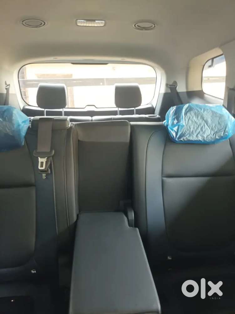 Kia Carens Luxury Dct 2027
