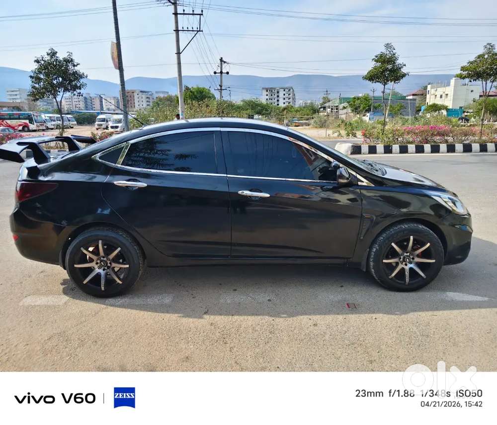 Hyundai Verna 2012