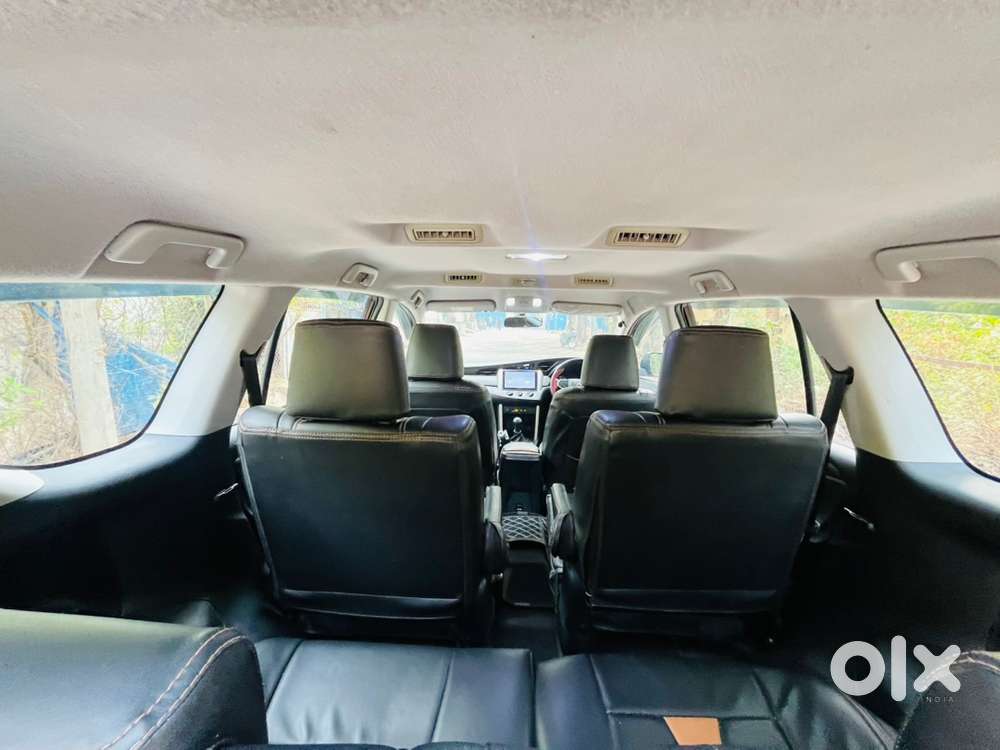 Toyota Innova Crysta - 2.4 G 2017