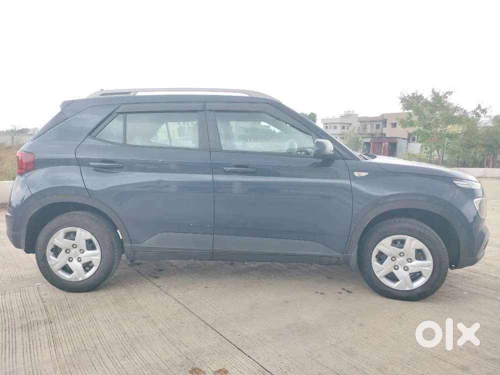 Hyundai Venue Petrol Manual 2021 Model