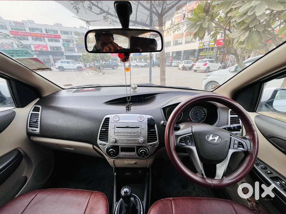 Hyundai I20 Sportz | New Tyres & Battery | Rc Till 2030