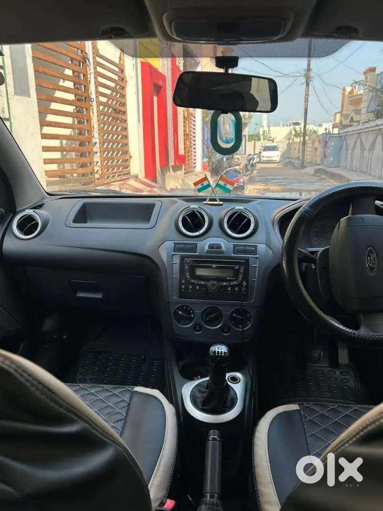 Ford Figo 2014 ( Argent Sell )