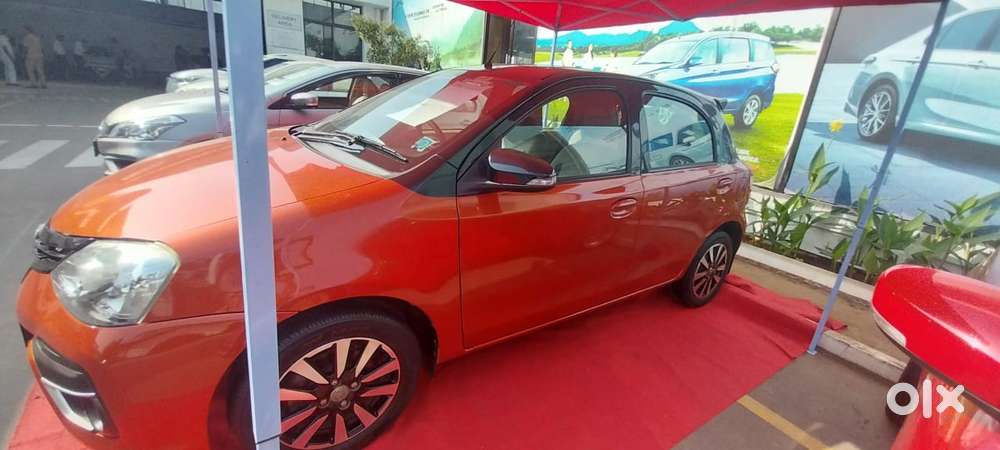 Toyota Etios Liva V Dual Tone, 2018, Petrol