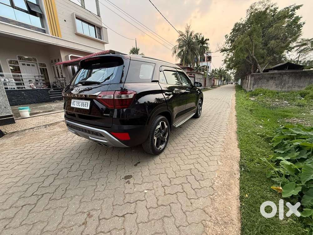 Hyundai Alcazar 2023 Diesel 10300 Km Driven