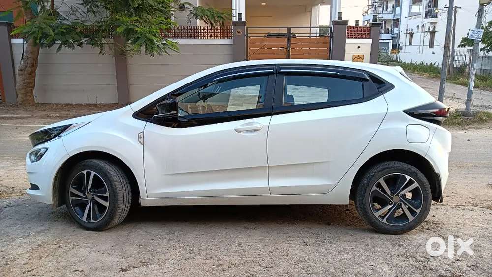 Tata Altroz 2023 Petrol Well Maintained