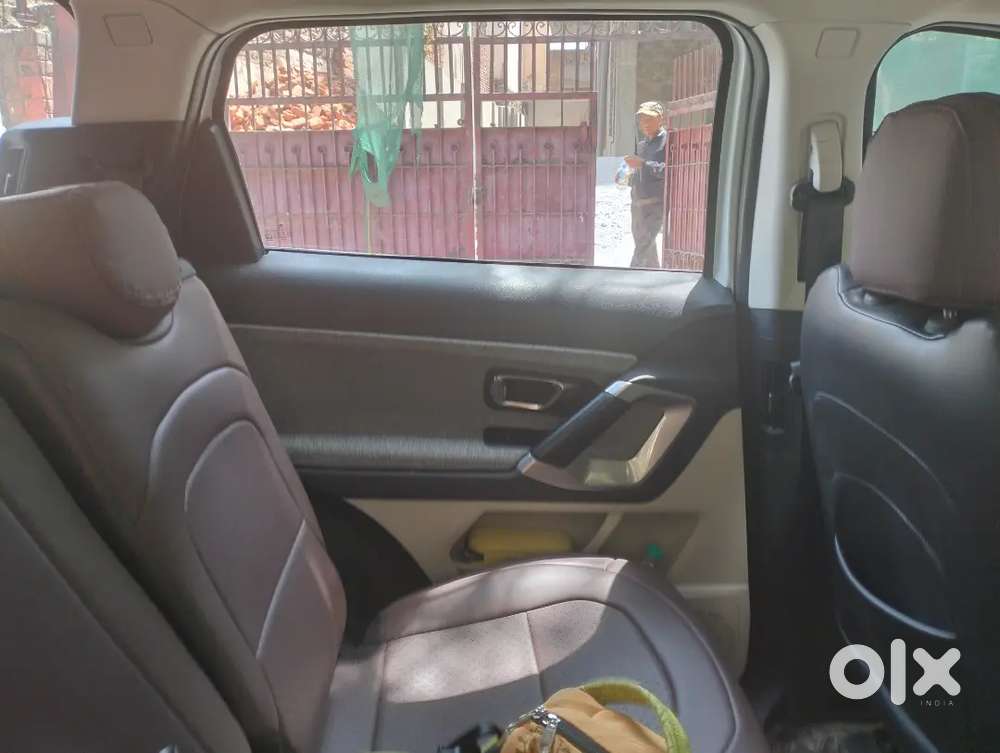 Excellent Condition White Safari With Sunroof Alloys Voice Recognition